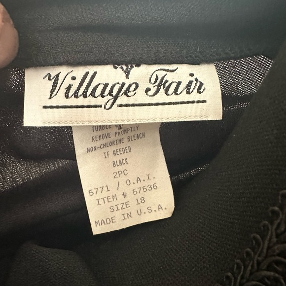 Village Fair Black Long-Sleeved Blouse- nice for work. - Picture 4 of 4